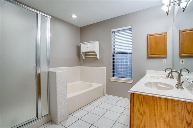 Building Photo - 435 L Thompson St