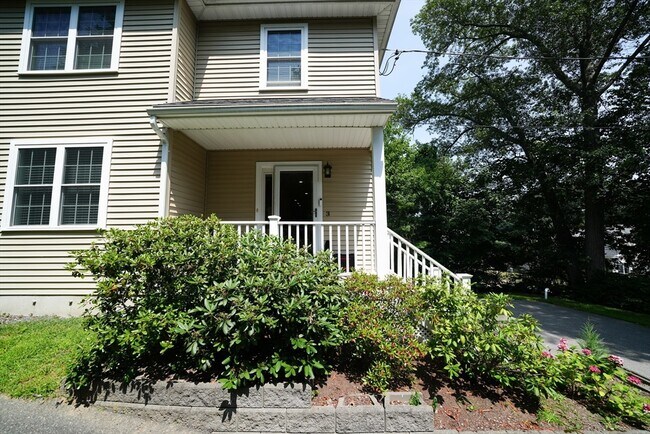 Building Photo - 3 Redwood Rd