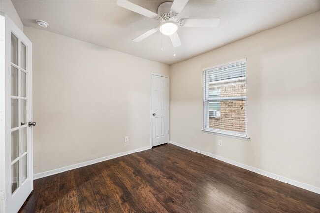 Building Photo - 15410 Redbud Dale Ct