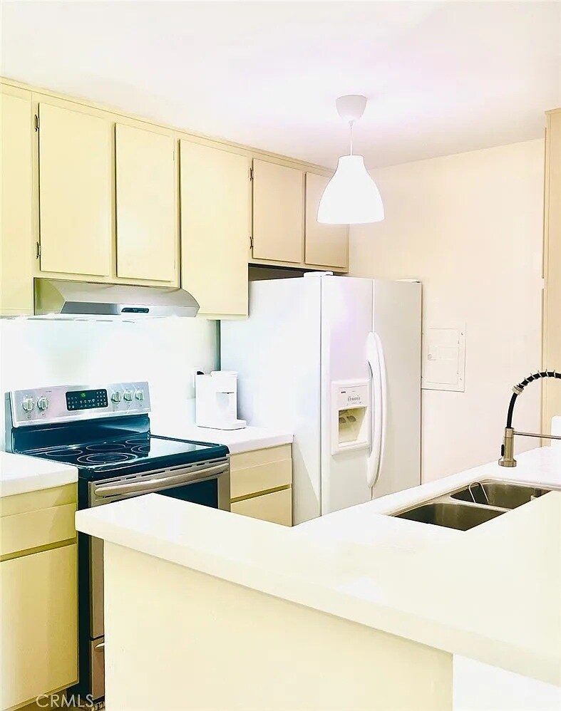 Building Photo - 23515 Lyons Ave