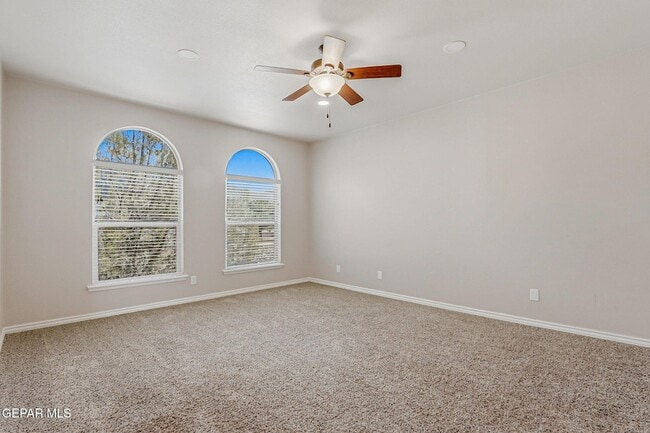 Building Photo - 825 Dulce Tierra Dr