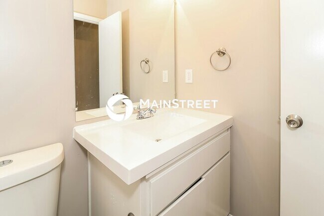 Building Photo - 3 Bedroom Pet-Friendly Home in Decatur, GA with Main Street Renewal