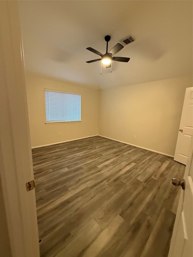 Building Photo - 12919 Deer Cove Ln