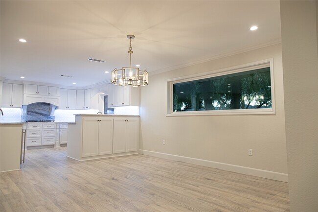 Building Photo - 3619 S Braeswood Blvd