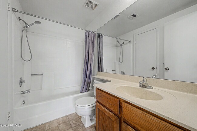 Building Photo - 930 N Mesa Dr