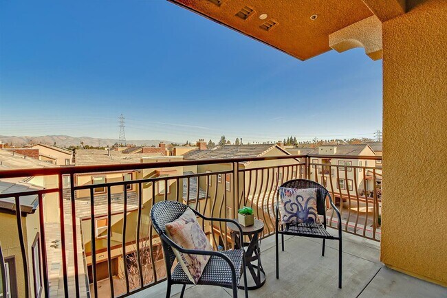 Building Photo - 809 Auzerais Ave