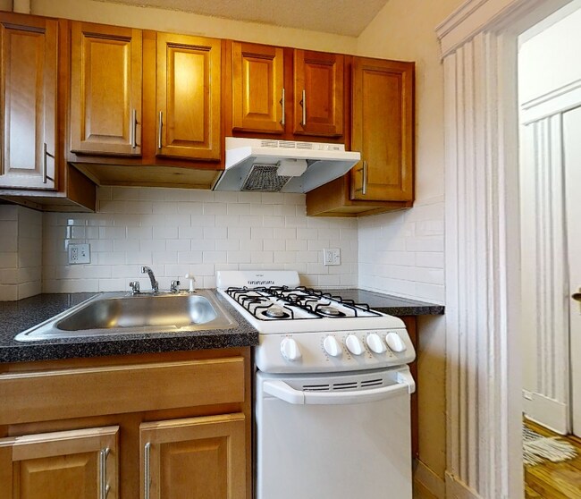 Primary Photo - 1153 Commonwealth Ave