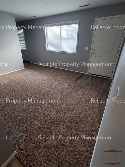 Building Photo - 209 S Adam Ln