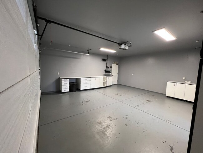 Building Photo - Coming Soon 3Bed 2bath 2016 Build!! One ti...