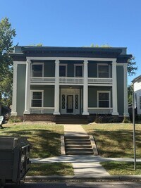 Building Photo - 715 S Phillips Ave