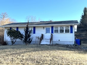 Building Photo - Cozy, One Level Living Ranch