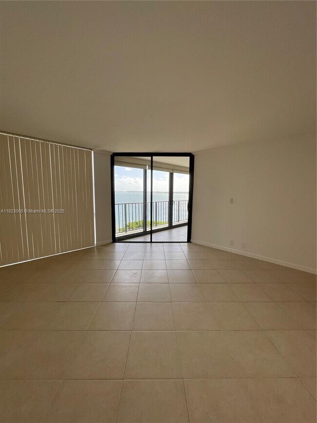 Building Photo - 1865 Brickell Ave