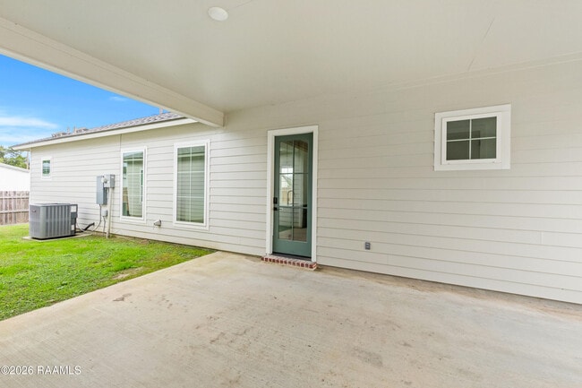 Building Photo - 121 Mayberry Grv St