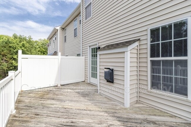 Building Photo - 9618 Blossom Hill Dr