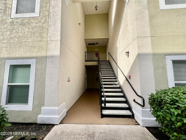 Building Photo - 7920 Merrill Rd