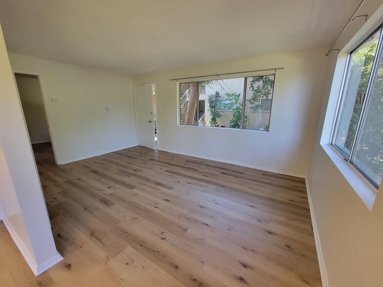 Building Photo - 13530 Leadwell St