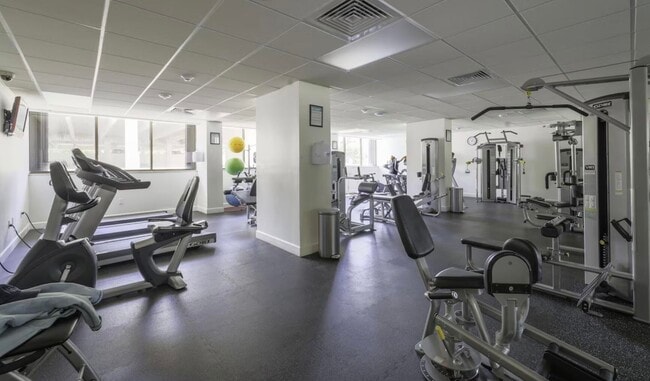 Building Photo - 5600 N Flagler Dr