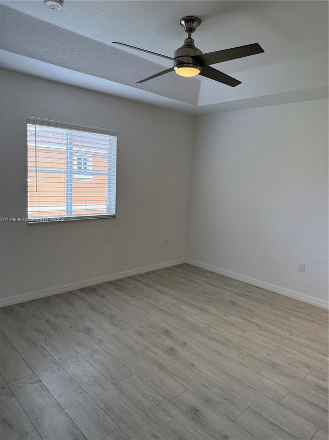 Building Photo - 1820 SW 89th Terrace