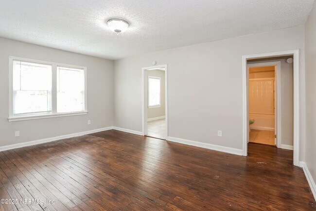 Building Photo - 2157 Sheridan St