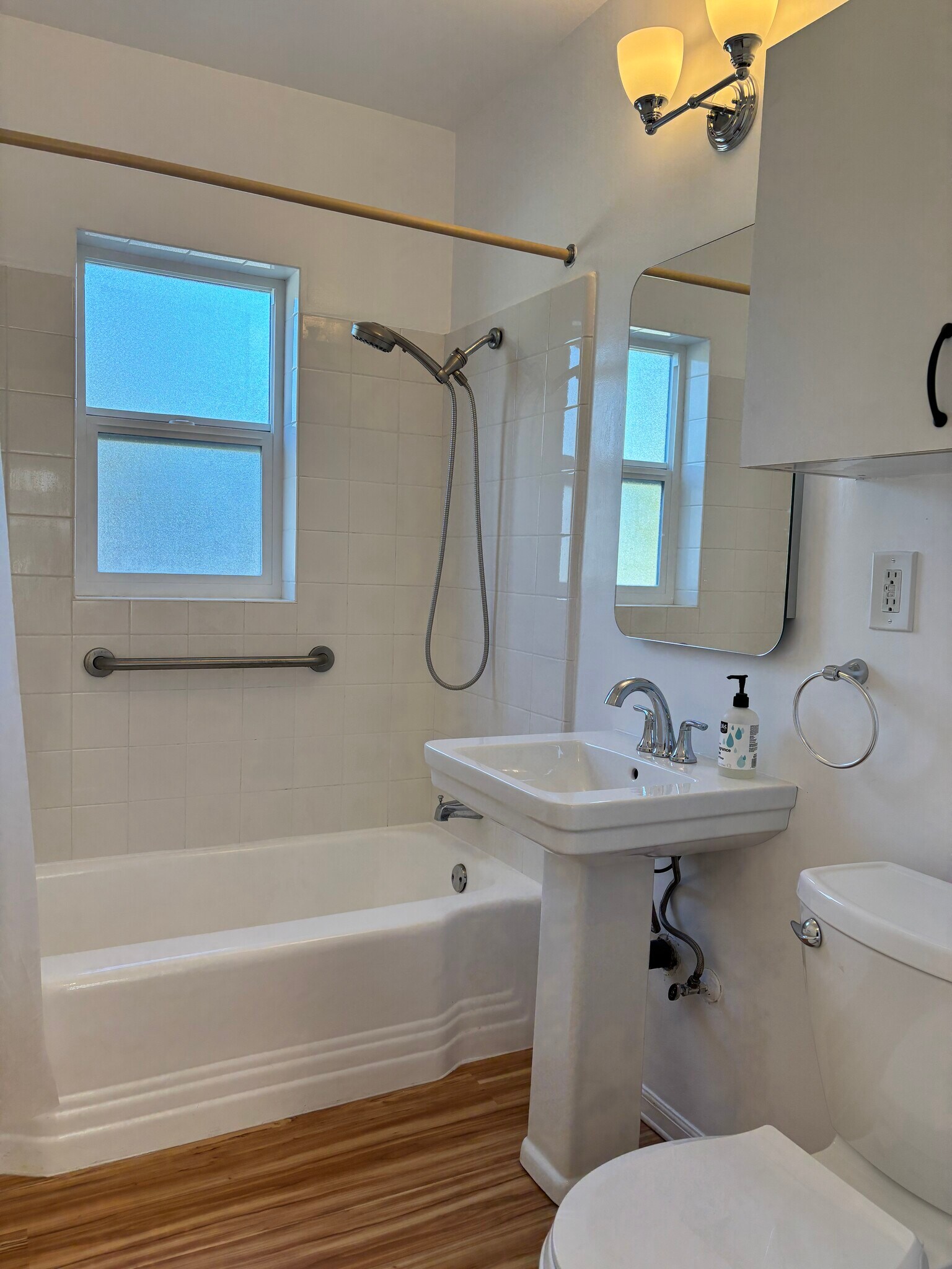 bathroom - 936 Palms Blvd