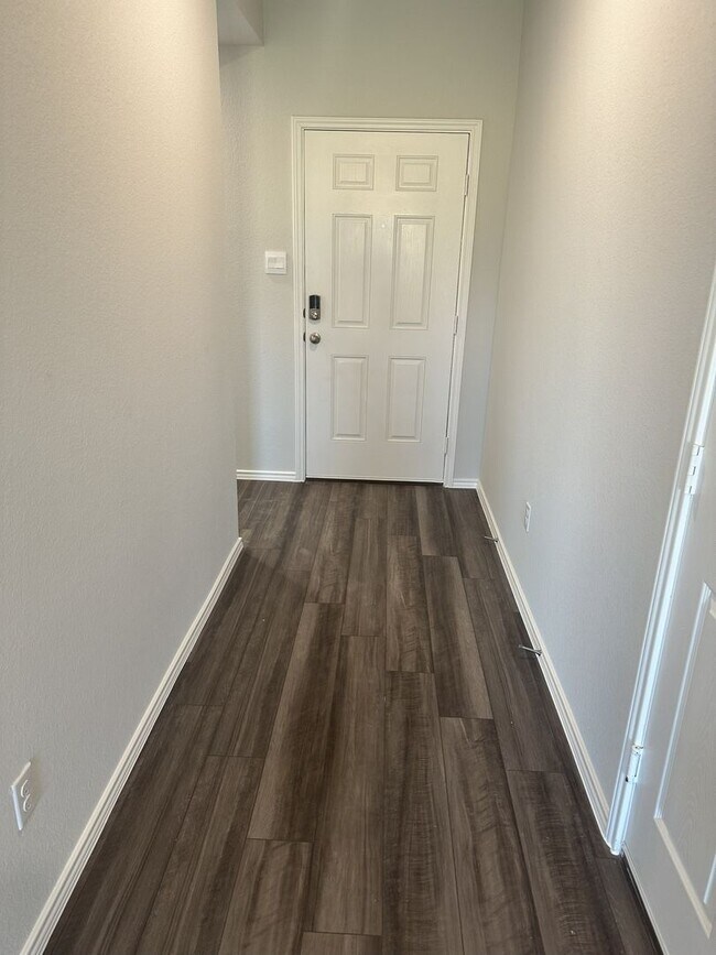 Building Photo - 3 Bedroom Home just MINUTES from Ft Hood!