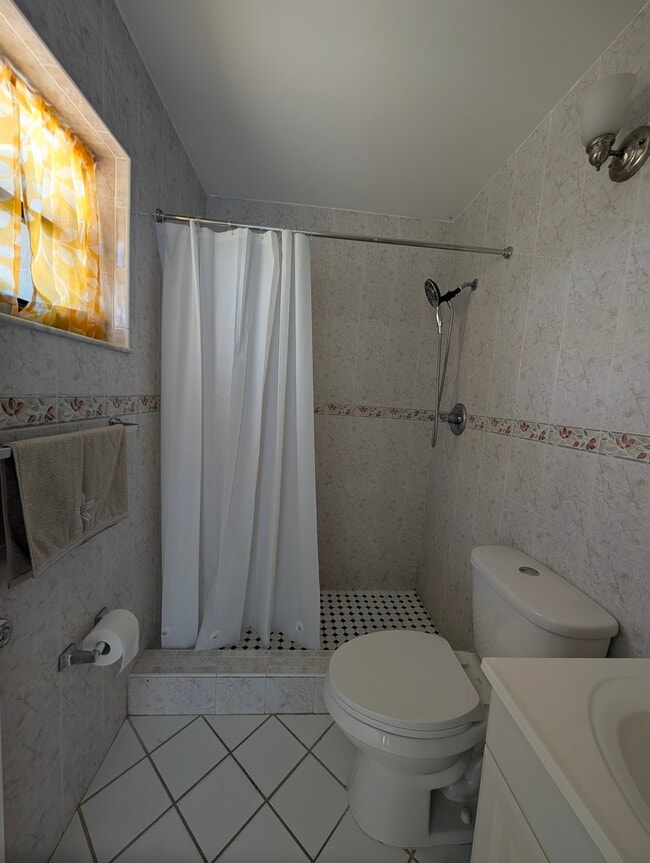 Building Photo - 2711 San Remo Cir