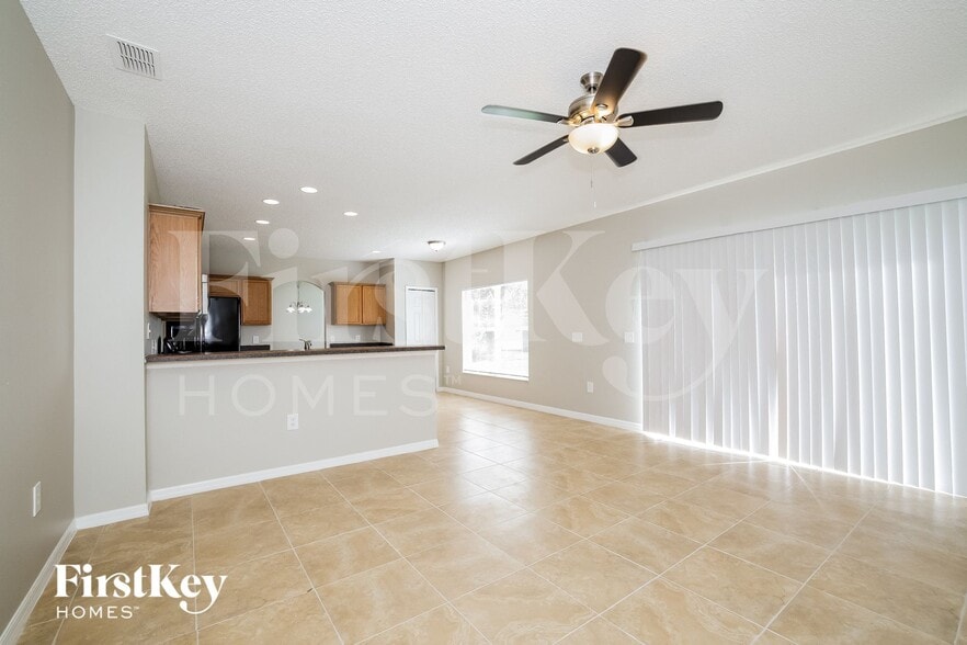 Building Photo - 639 Linnet Ct