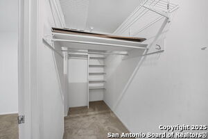 Building Photo - 8702 Village Dr