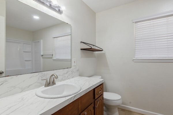 Building Photo - 407 Holly Ln