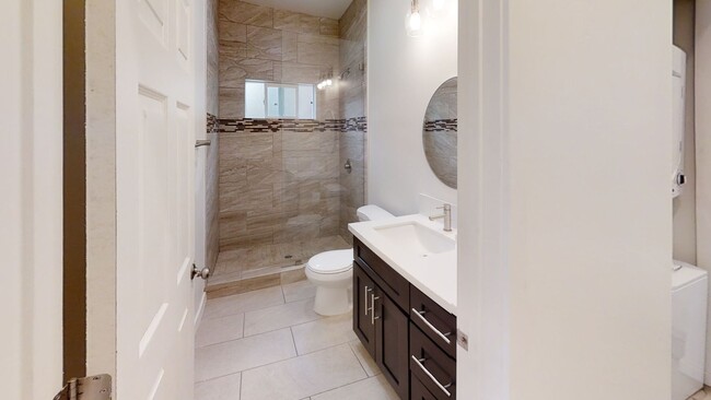 Building Photo - 4BD/2BA on Mary Lane!
