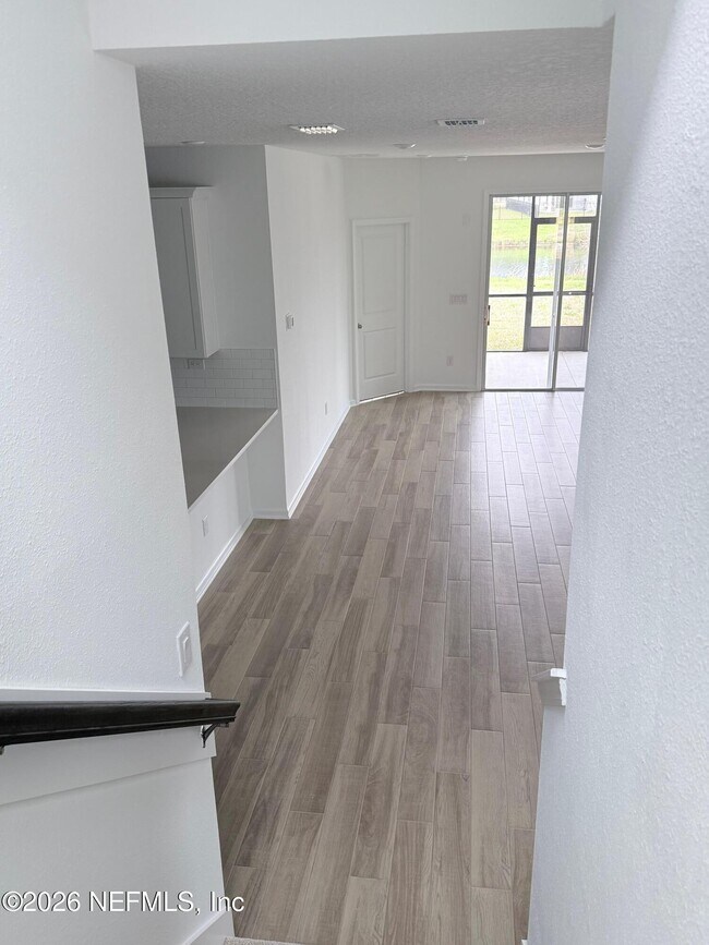 Building Photo - 523 Farmfield Dr