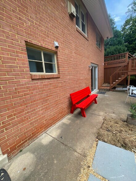 Building Photo - 7529 Fairwood Ln