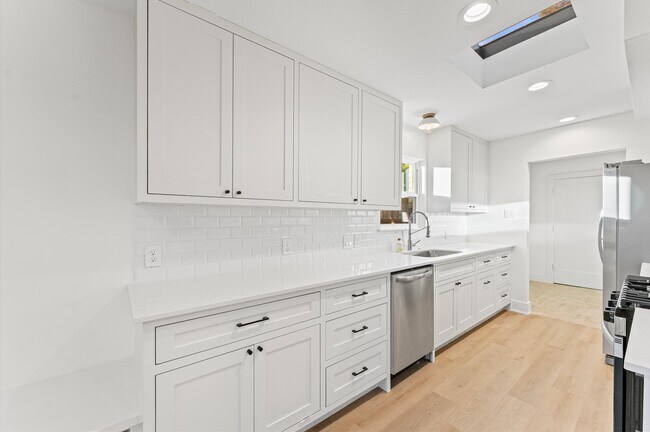 Building Photo - 10607 Overbrook Ln