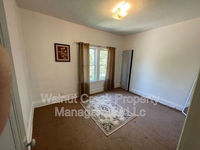 Building Photo - 3319 W 126th St
