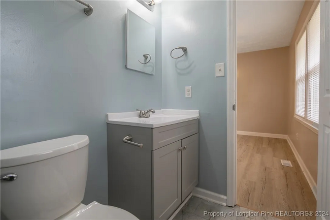 Building Photo - 929 Hollydale Ln