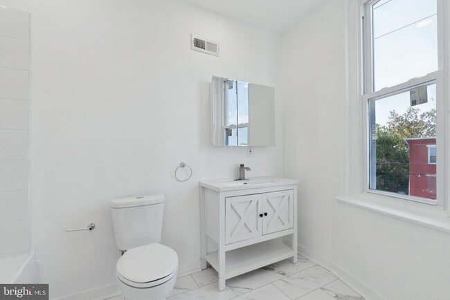 Building Photo - 1200 S Ruby St