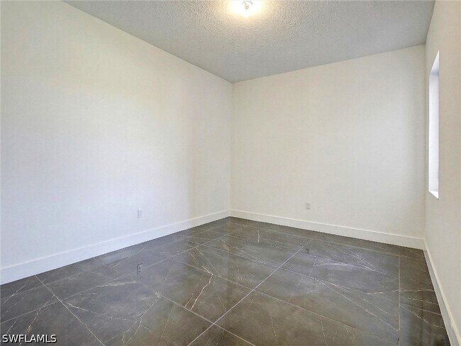 Building Photo - 5126 Panella Ave