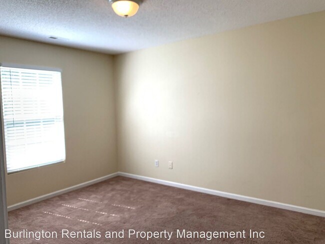 Building Photo - 2 br, 2.5 bath House - 646 Cairn Circle