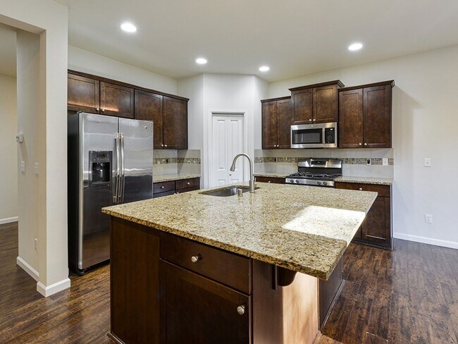 Building Photo - Stunning 4+ Bedroom 2.5 Bath Lea Hill, Auburn