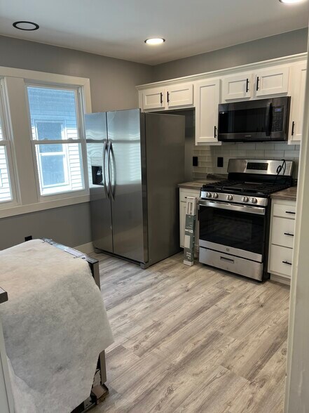Kitchen - 129 Kensington Ave