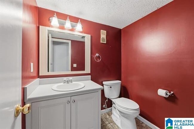 Building Photo - 753 Cahaba Manor Trail