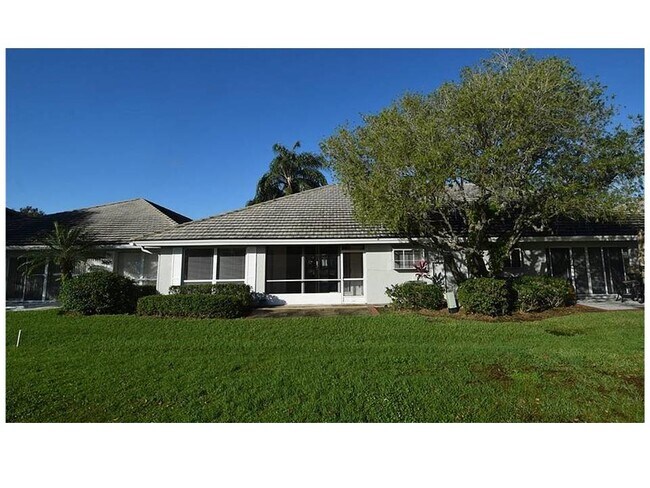 Rear of house - 3014 SW Westlake Cir