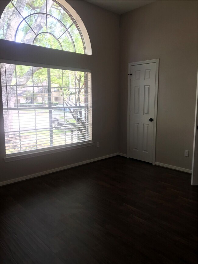 Building Photo - 2206 Lashley Ct