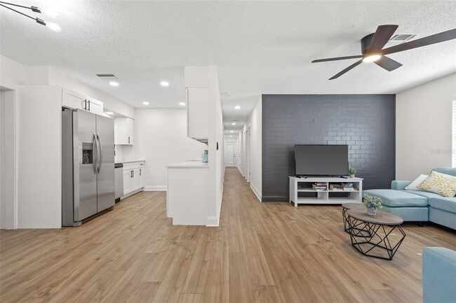 Building Photo - 2700 13th St W