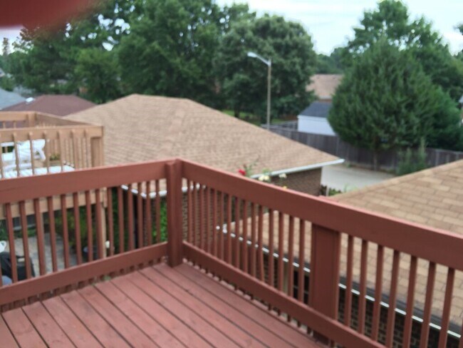 Building Photo - 1020 Colonial Meadows Way