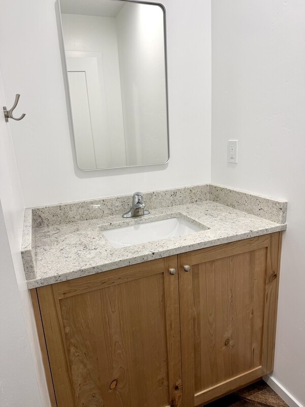 Building Photo - 361 W 400 S