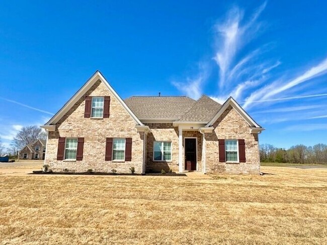 Primary Photo - Move In Special! Half off June Rent with M...