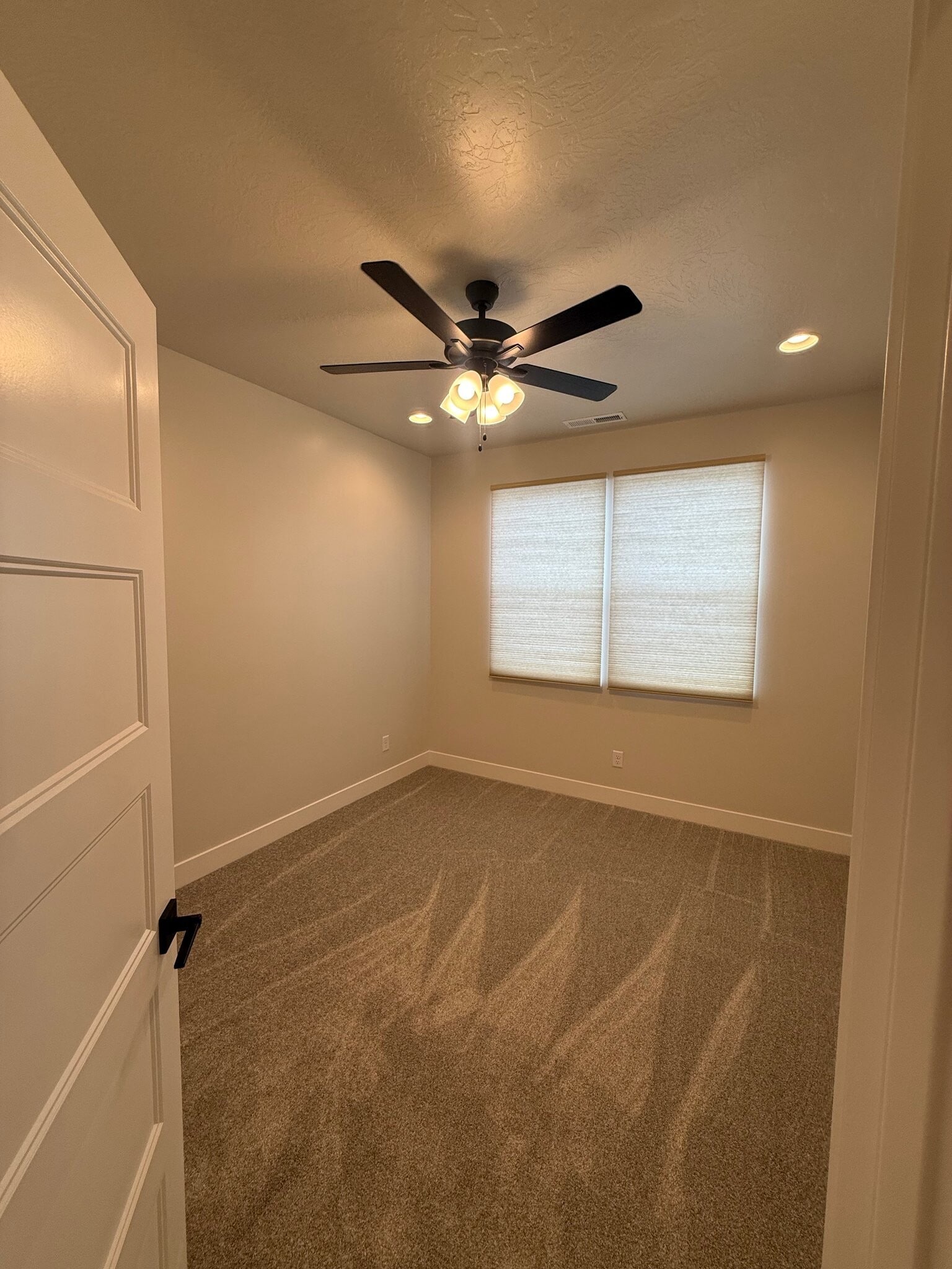 Building Photo - 2333 E Kiabito Ln