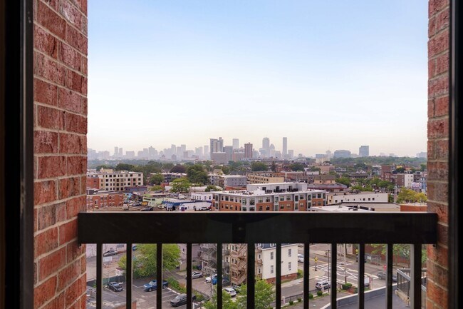 Building Photo - 15 N Beacon St