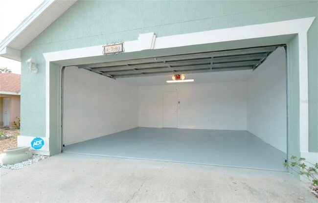 Building Photo - 4381 Creekside Blvd